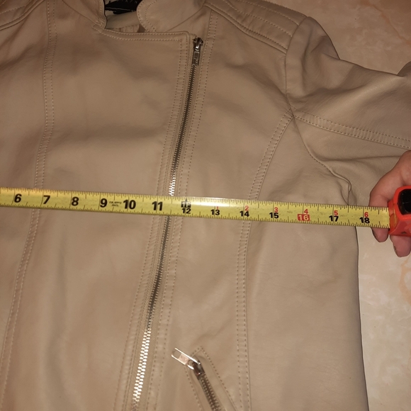 Metaphor Women's Tan Leather Jacket - Picture 5 of 13